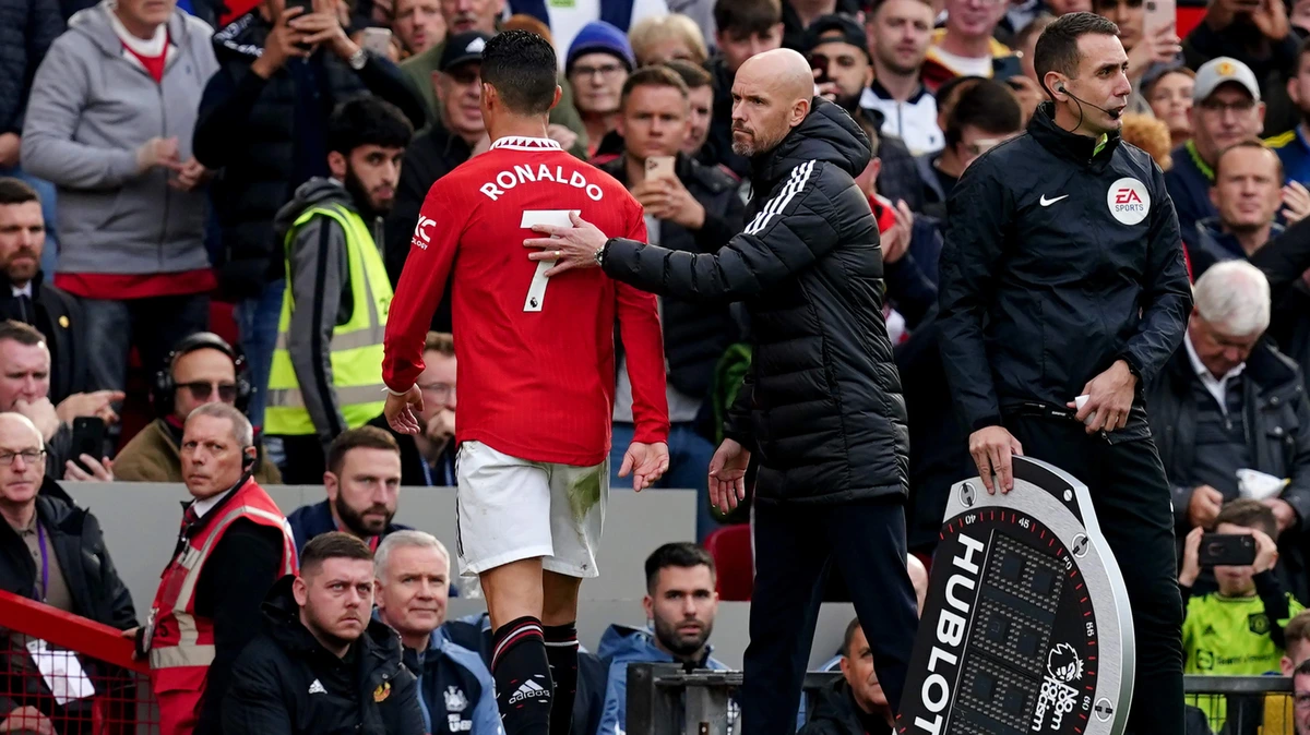 Erik ten Hag haalt uit naar Cristiano Ronaldo: ’Dat kon hij gewoon niet’
