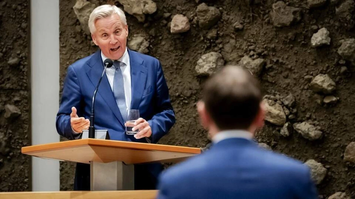 Met keiharde ’targets’ en AI wil overheid snijden in eigen vlees: flinke streep door wildgroei aan ambtenaren