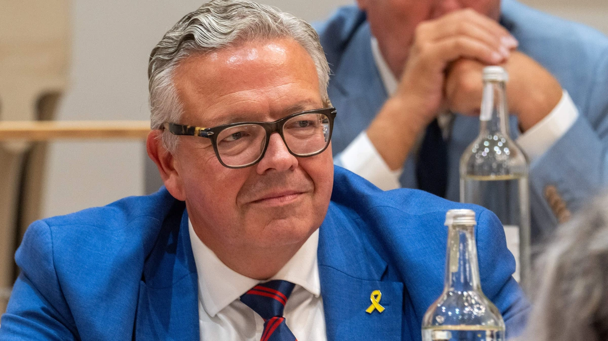 Burgemeester Anja Schouten maandag onder vuur bij politiek spoeddebat: ’Draai besluit om uitsupporters te weren bij AZ-Hapoel Beër Sheva terug’
