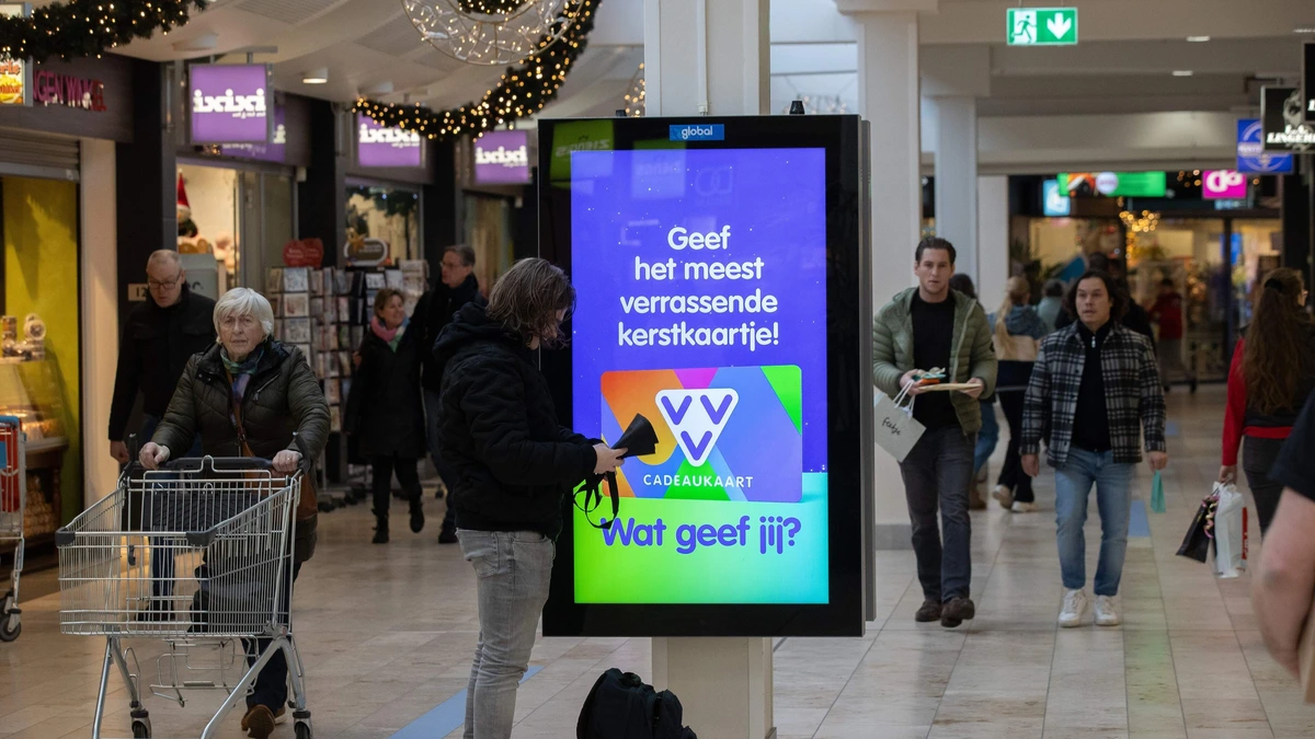 Man steelt ruim half miljoen aan VVV-bonnen van werkgever: jaar cel en forse rekening