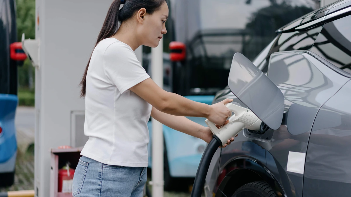 Essent bestormt markt van autosnelladers en neemt 370 installaties over bij OK-stations