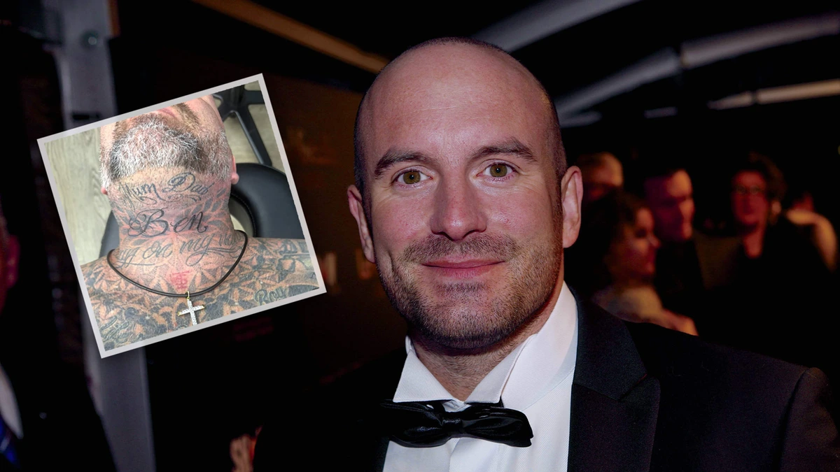 Dean Saunders tatoeëert naam overleden broer Ben op keel: ’Voor altijd op mijn strot’