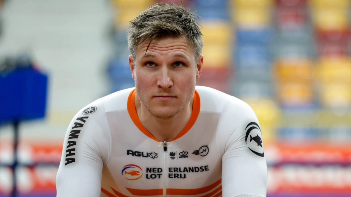 Jeffrey Hoogland verzekert zich voor vijfde keer in zijn loopbaan van goud op kilometer-tijdrit bij WK Baanwielrennen