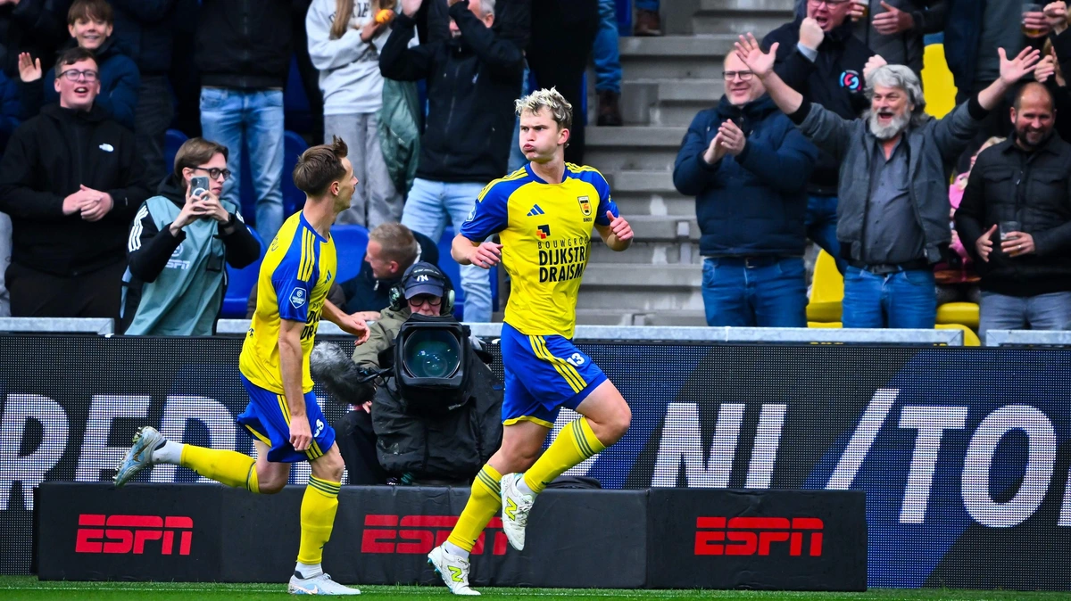 LIVE Eredivisie | Opluchting bij AZ: Daal zet Alkmaarders naast Cambuur
