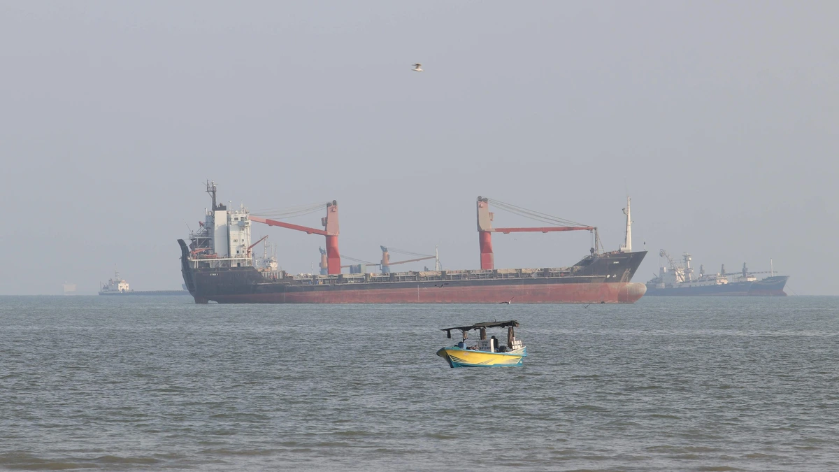 LIVE | IRG: tanker ontploft na aanvaring met zeemijn Straat van Hormuz
