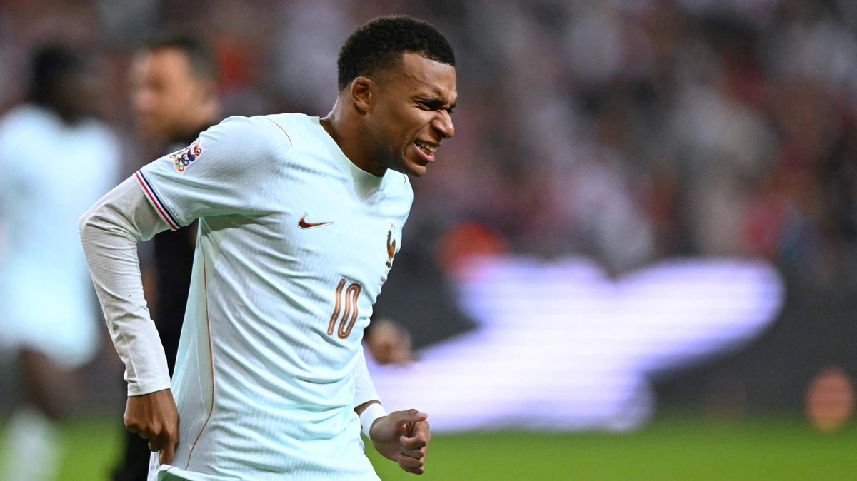 Geblesseerde Kylian Mbappé zorgt voor ophef in Spanje met bezoek aan Franse nachtclub: ’Het is een mysterie’