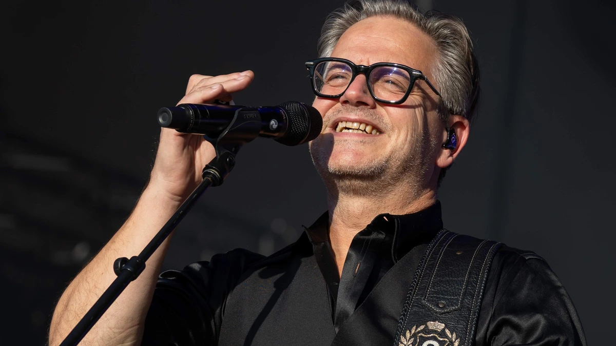 Guus Meeuwis over mogelijke toetreding tot Toppers: ’Dán lijkt het me misschien ook wel een keer leuk’