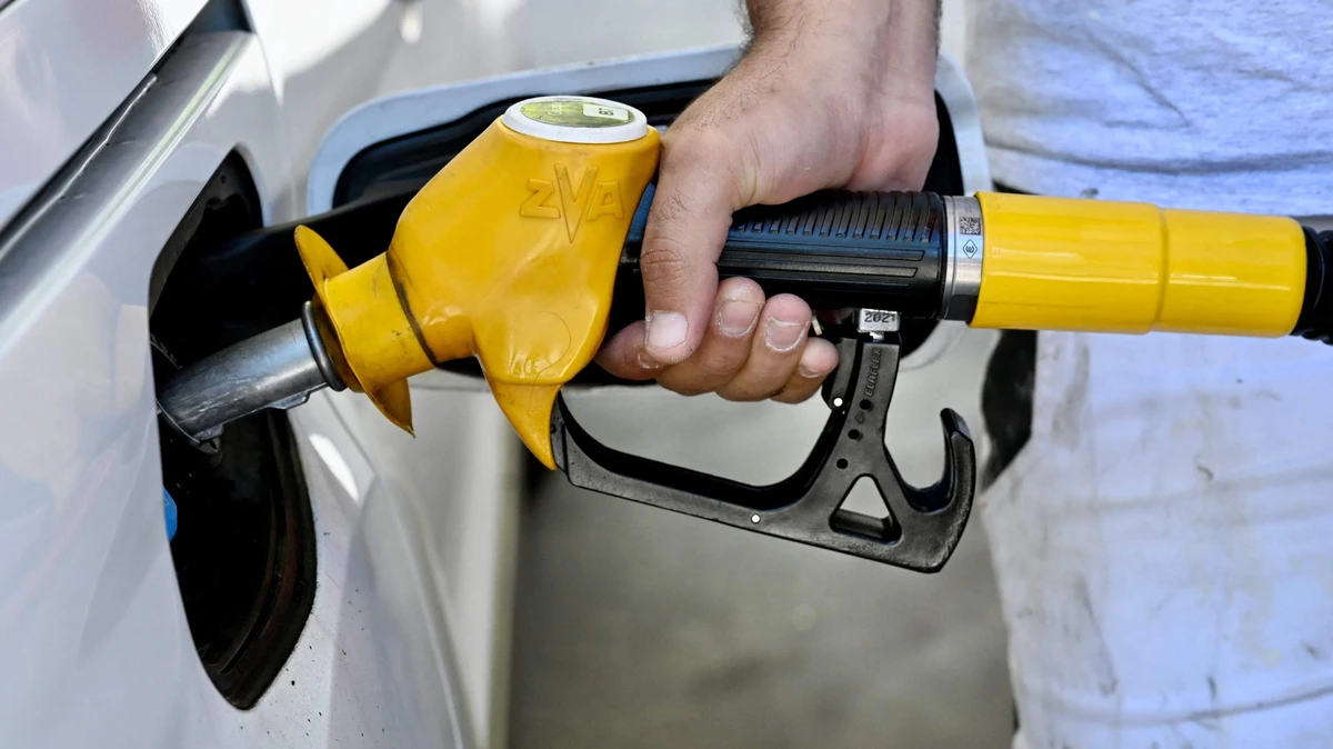 Lichte daling aan de pomp: benzine iets goedkoper, diesel blijft duur