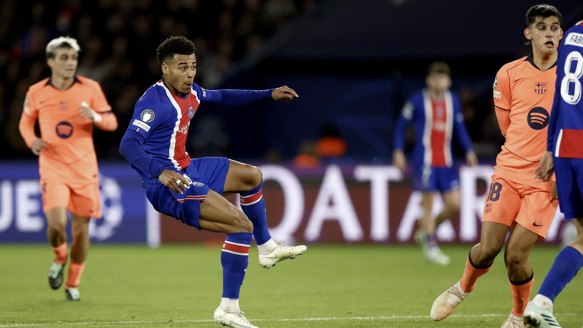 LIVE Champions League | Paris Saint-Germain voor tegen Barcelona dankzij balverlies Lamine Yamal, Liverpool poetst achterstand weg