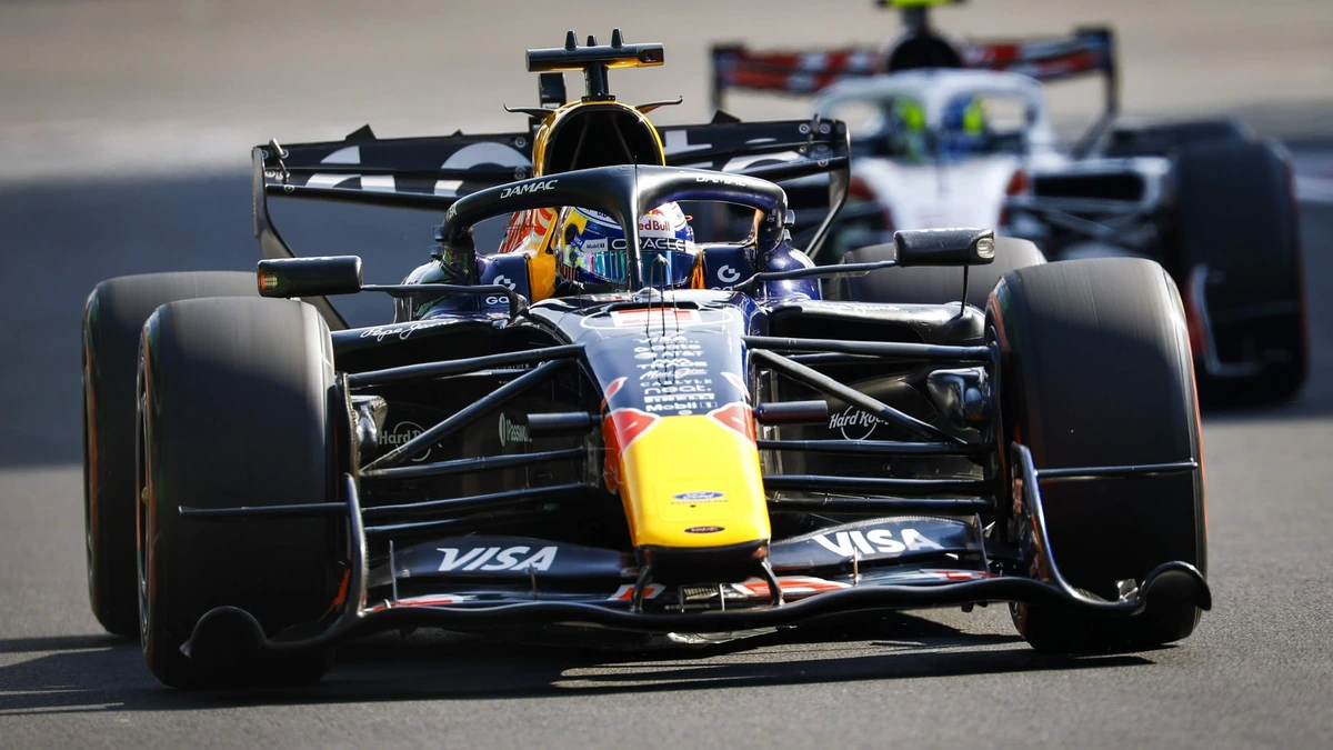 Lewis Hamilton bezorgt Ferrari langverwachte pole position, Max Verstappen begint vanaf derde rij in Mexico