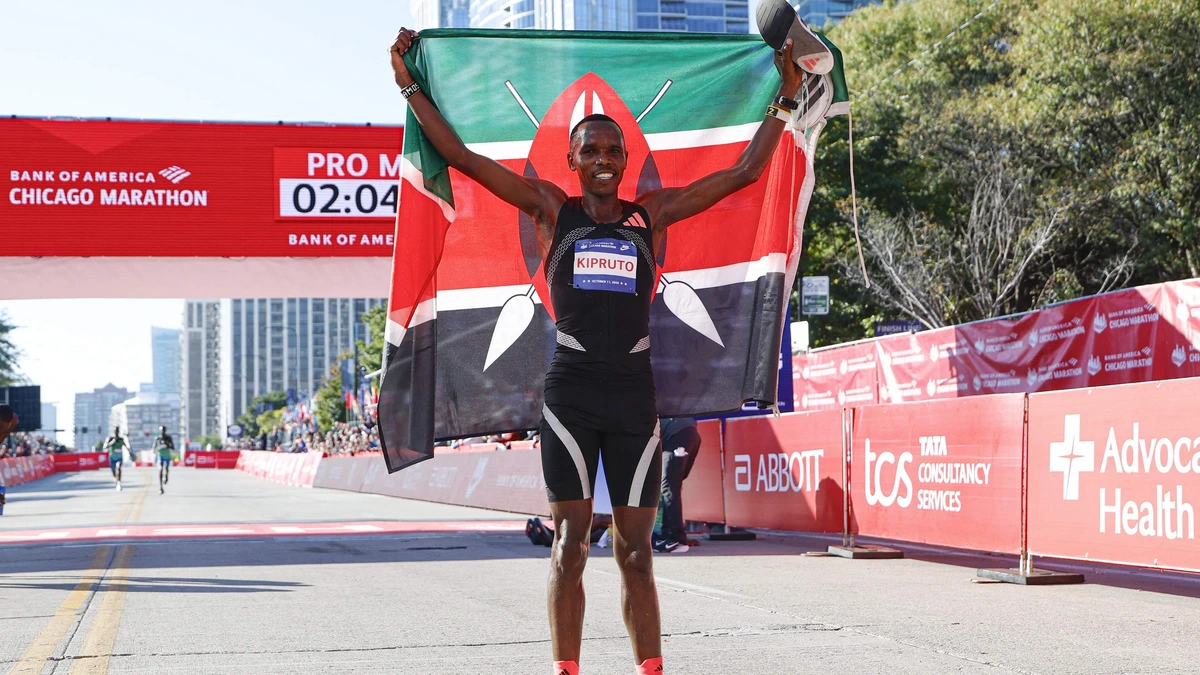 Amos Kipruto snelt naar winst in marathon van Chicago