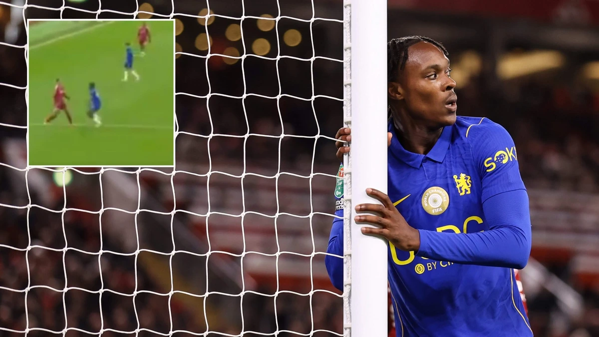 Virgil van Dijk reageert op bizarre duw Emmanuel Emegha: ’Misschien wil hij ook bij Oranje komen’