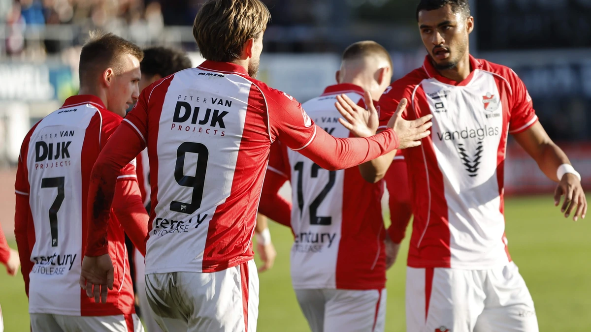 FC Emmen meldt zich met zege op Almere City in bovenste regionen Keuken Kampioen Divisie