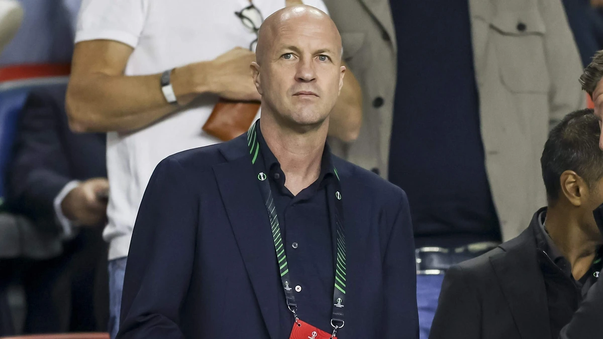 ’Het is onbegrijpelijk dat Ajax de sleutel aan Jordi Cruijff heeft gegeven, kijken naar Michel Sanchez is pijnlijk en bijna mensonterend’