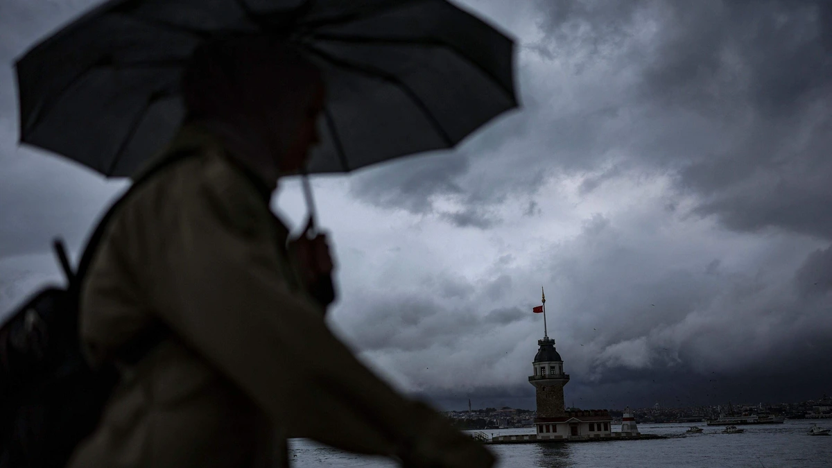 Meerdere doden door overstromingen: Istanbul geteisterd door snelstromend water