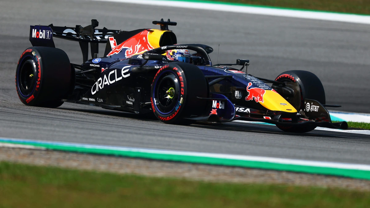 Indrukwekkende Max Verstappen is iedereen te snel af en grijpt eerste pole position van het jaar