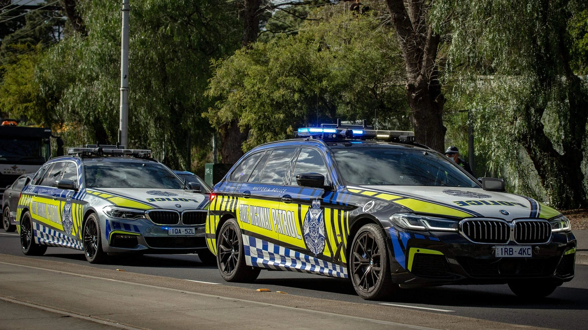 Auto rijdt in op menigte in Australië: ’Meerdere slachtoffers in kritieke toestand, onder wie kinderen’