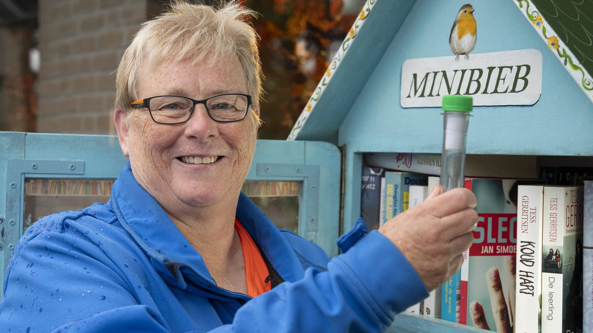 Met slechts 15 euro per maand beleeft geocacher Marianne (62) avonturen door heel Nederland: ’Sommige caches hangen op zes meter hoog’