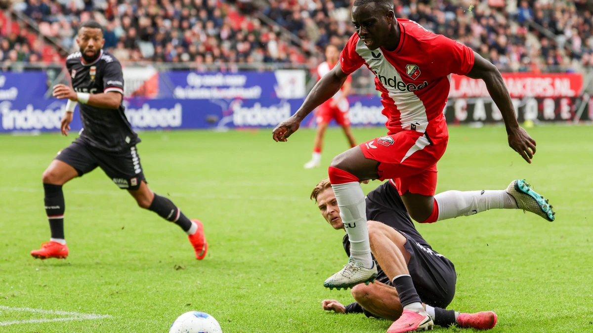 LIVE Eredivisie | FC Utrecht opnieuw op voorsprong dankzij schitterende goal Yoann Cathline