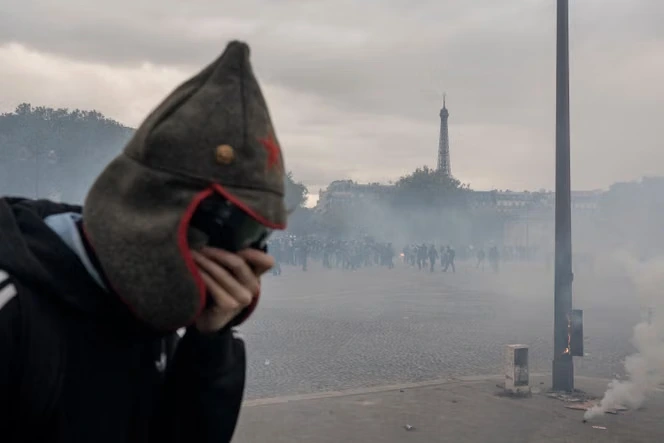 Du gaz lacrymogène aux grenades en passant par les LBD : les armes de force intermédiaire, cet arsenal du maintien de l’ordre qui n’a cessé de s’enrichir et dont la pertinence fait débat