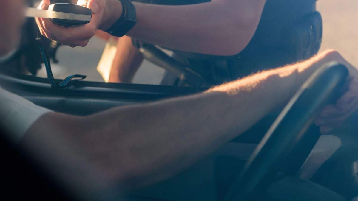 Dronken Nederlander ramt verschillende auto’s in Colombia, wordt laveloos achter het stuur gevonden