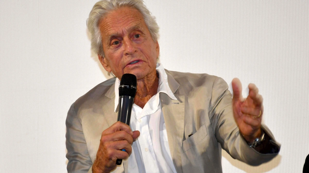 Michael Douglas (82) biecht affaire met Kathleen Turner op: ’Gelogen om mijn vrouw en zoon te beschermen’