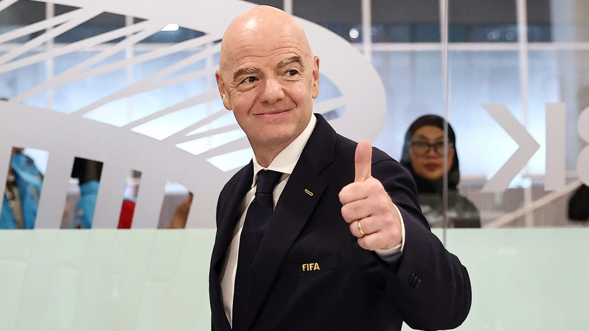 Gianni Infantino biedt excuus aan tijdens vergadering FIFA-raad, maar Europese bestuurders blijven aandringen op zijn vertrek
