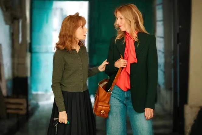 Dans « Ni vue, ni connue », Isabelle Huppert et Sandrine Kiberlain, la figurante aux dents longues et la star hors-sol