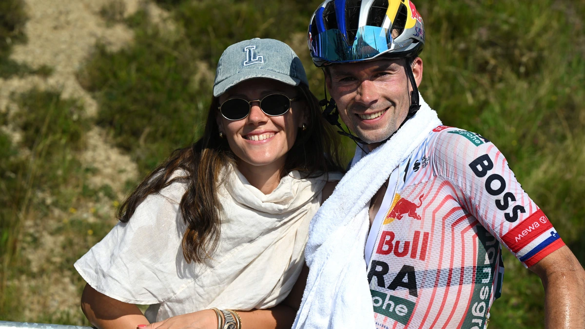 Vrouw van Primoz Roglic (36) in tranen over mogelijk afscheid van Sloveense wielerveteraan: ’Ik ben niet klaar voor dat moment’