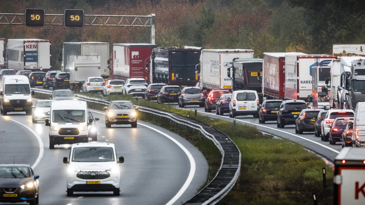 ANWB: ’Extra drukte vrijdag in Zuid- en Midden-Nederland door herfstvakantie’