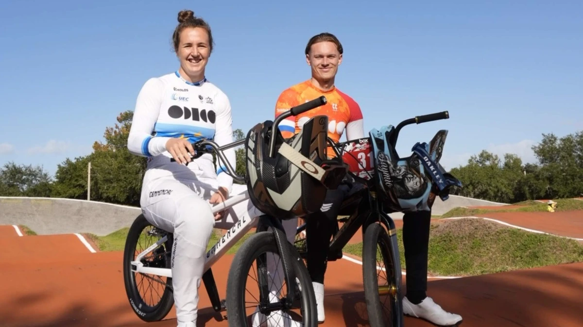 Klassementsleiders Laura Smulders en Jaymio Brink jagen in slotweekend op titel BMX World Cup: ’Het wordt een vette strijd’