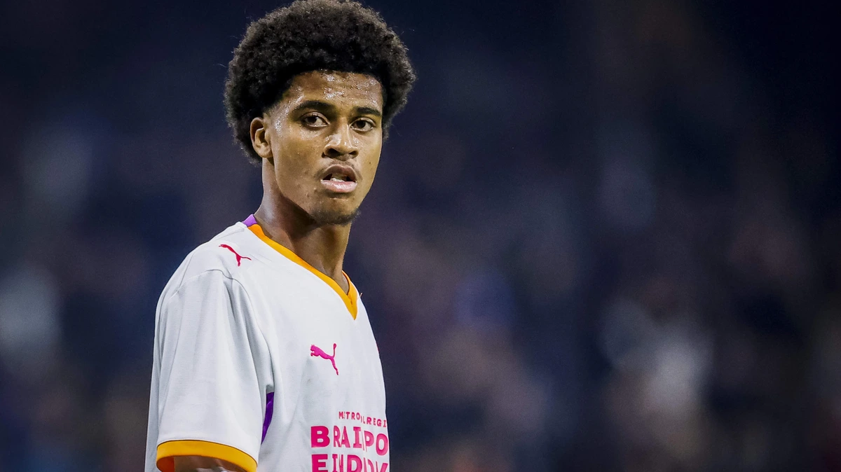 PSV-talenten geven Leipzig een flink pak slaag: hoofdrollen Jones en Van Nistelrooij