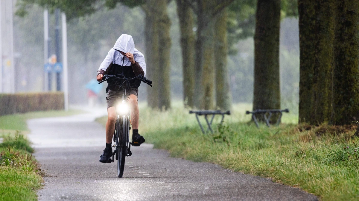 Storm Austen raast na: onstuimig herfstweer houdt aan met kans op windstoten tot 110 km/u