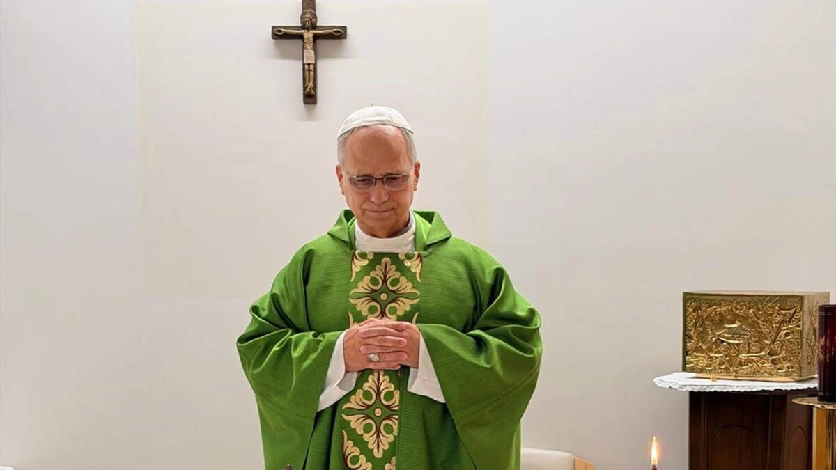 Paus Leo XIV herstelt goed na longoperatie: leidt zondag gebed