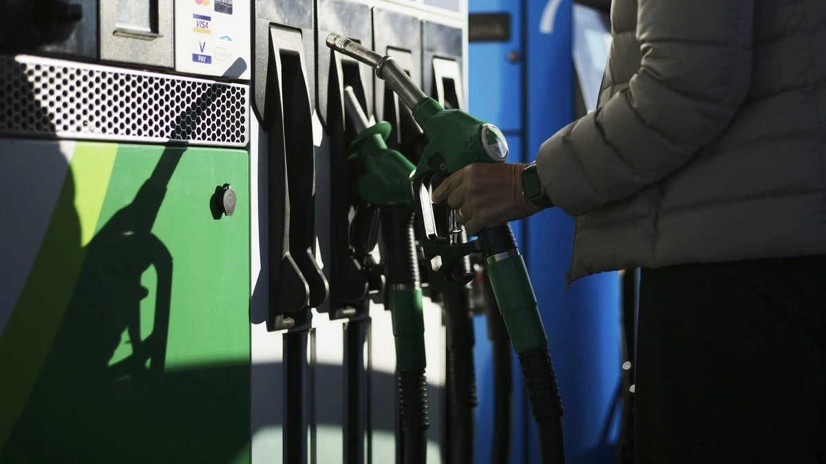 Benzine opnieuw goedkoper dan een dag eerder, diesel blijft steken