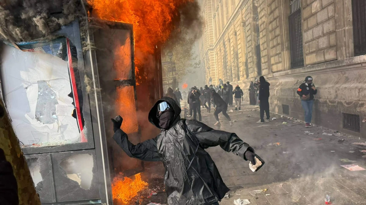 LIVE | Traangas, waterkanonnen en granaten: demonstranten steken verschillende Franse en Belgische steden in brand