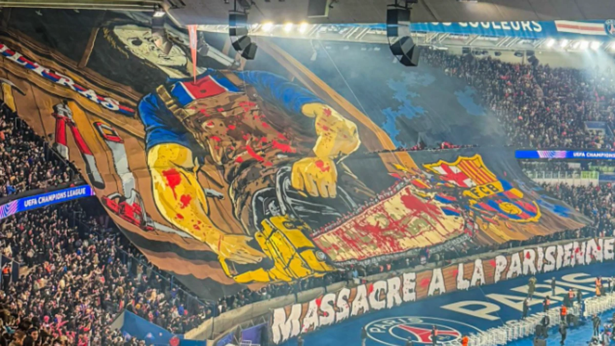 Omstreden spandoek van PSG-fans valt helemaal verkeerd bij boos FC Barcelona: ’Parijs bloedbad’