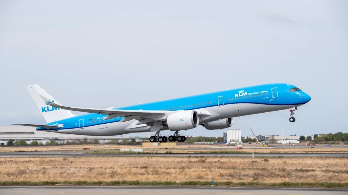 Tegenvaller voor KLM bij feestelijke eerste vlucht met nieuwe Airbus: stoelendebacle gaat miljoenen kosten