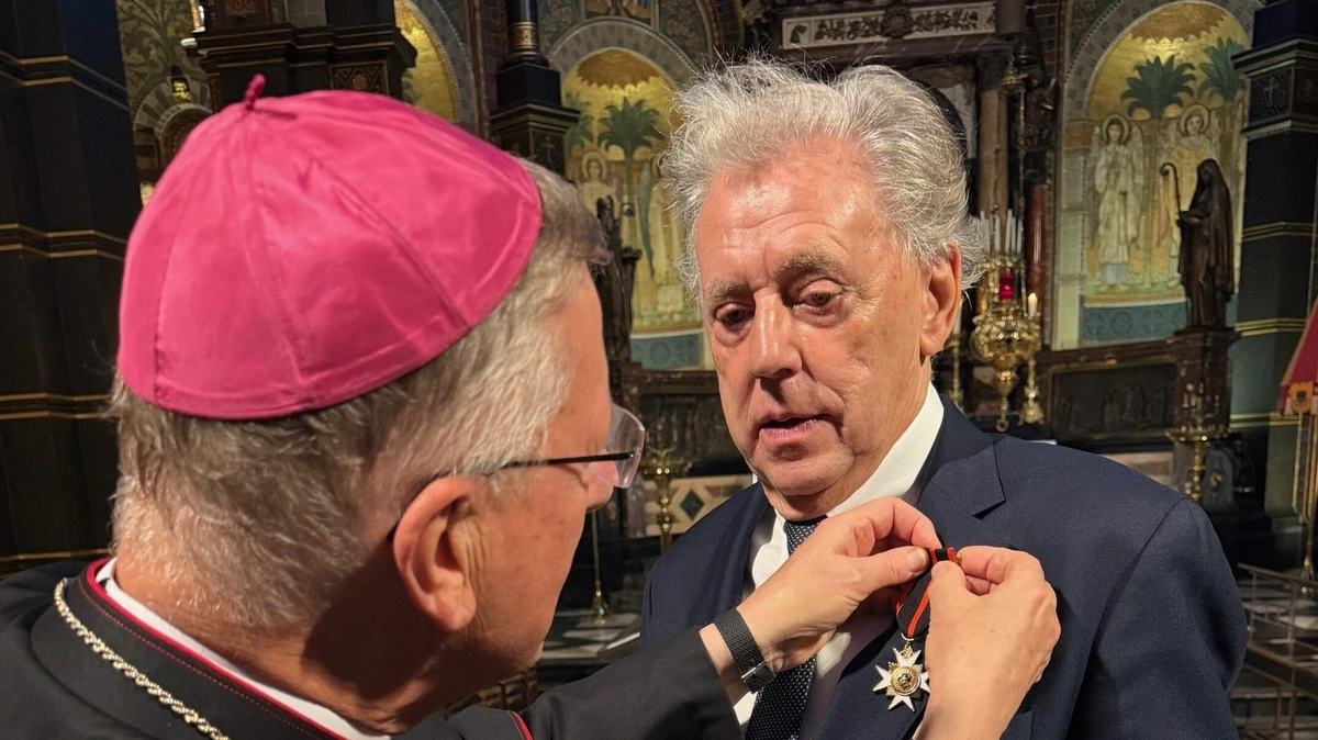Klimaatpaus Ed Nijpels krijgt lintje uit Vaticaan