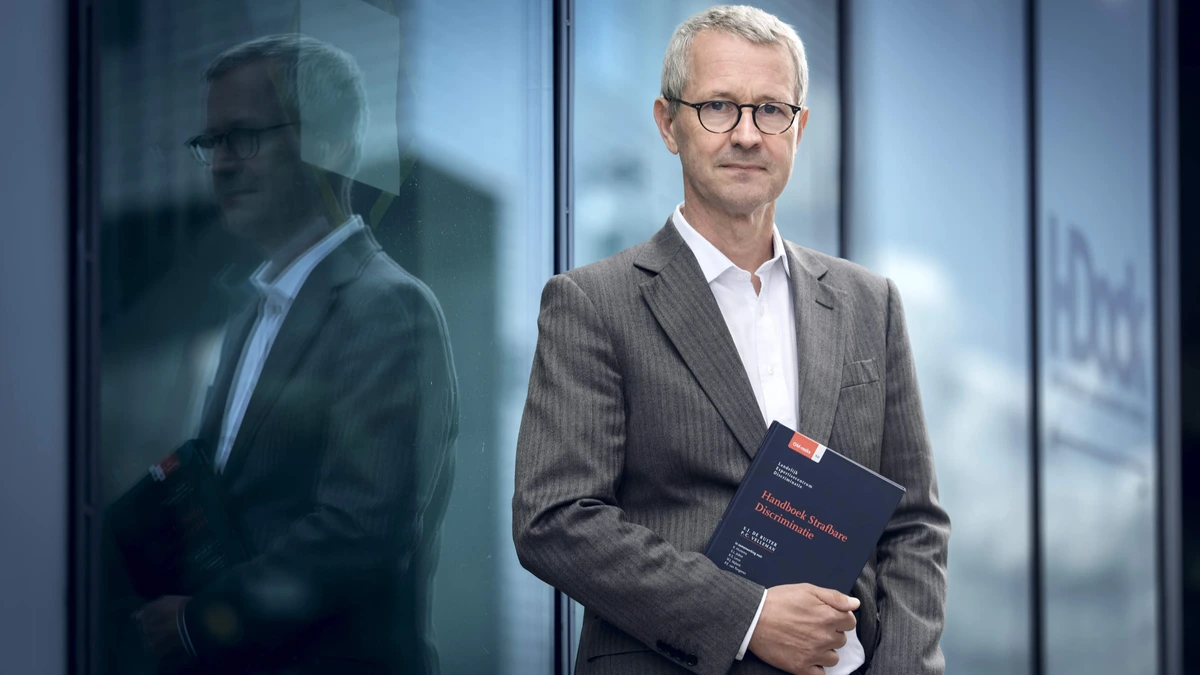Officier van justitie Willem Nijkerk (56) over discriminatie, ’strafbare shit’ en grenzen van de wet: ’Ik zou geen schijn van kans maken als ik Sophie Straat vervolg’