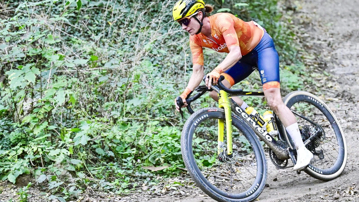 Marianne Vos (39) aast na zwaar jaar op mooie afsluiter op WK Gravel en blikt vooruit op haar toekomst op de fiets