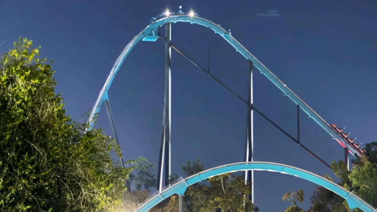 Man overlijdt na val uit achtbaan van Amerikaans pretpark Six Flags: ’Attractie meerdere keren geraakt’
