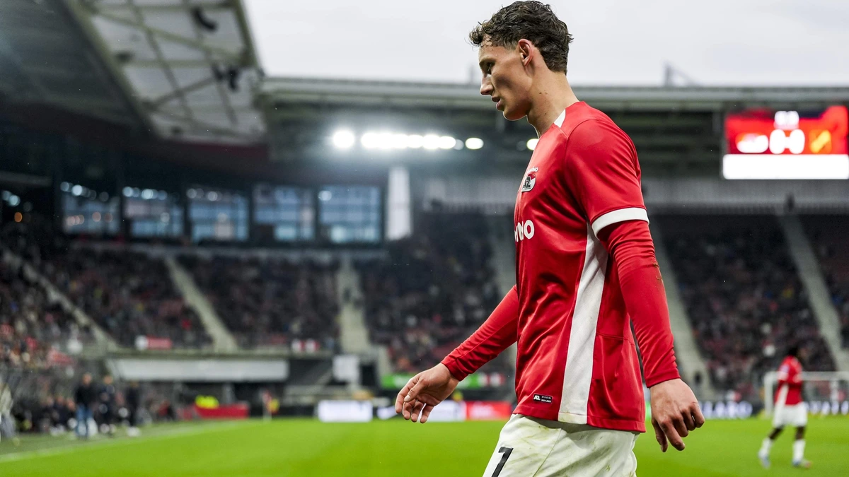 Miljoenenwinst AZ mede dankzij verkoop Ruben van Bommel