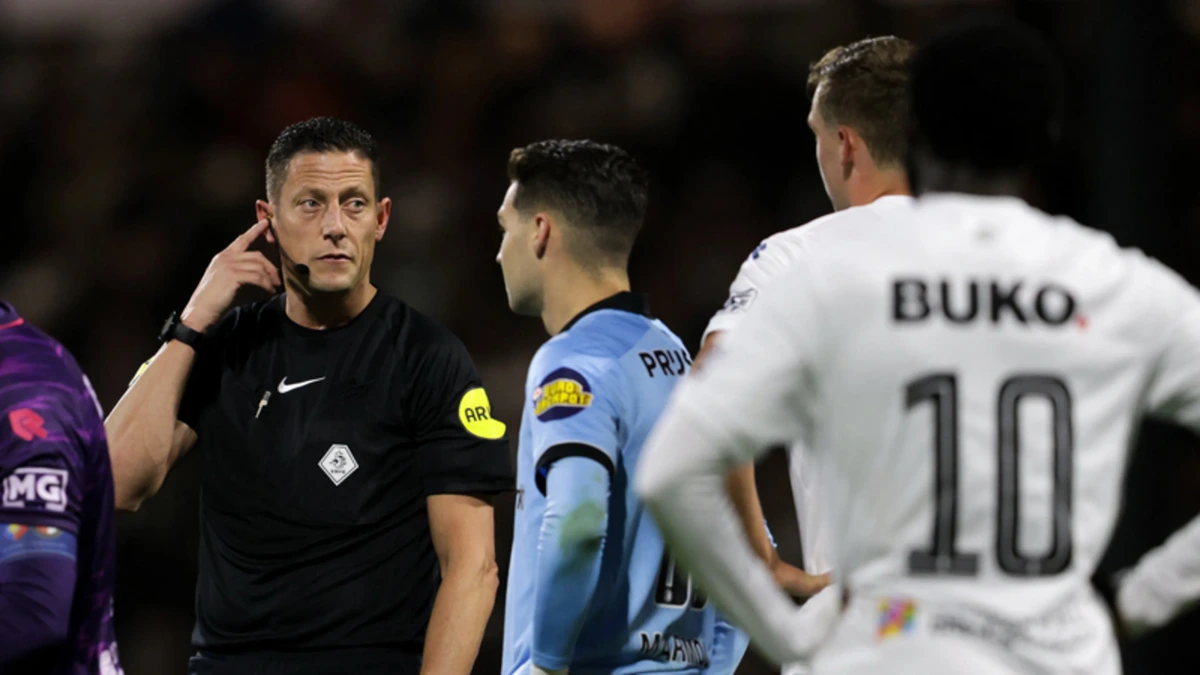 Na penalty-moment Feyenoord: 'Dat deed Jeroen Manschot duidelijk niet'