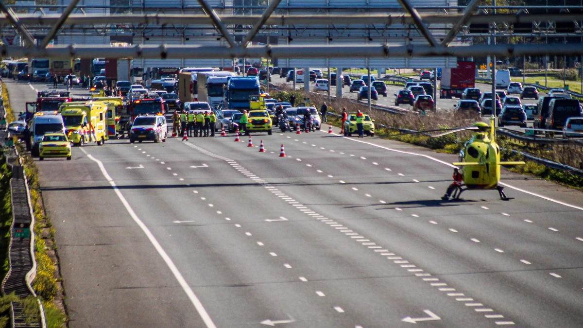 Man (33) verdacht van gevaarlijk rijgedrag op A16 met fatale gevolgen voor 73-jarige vrouw