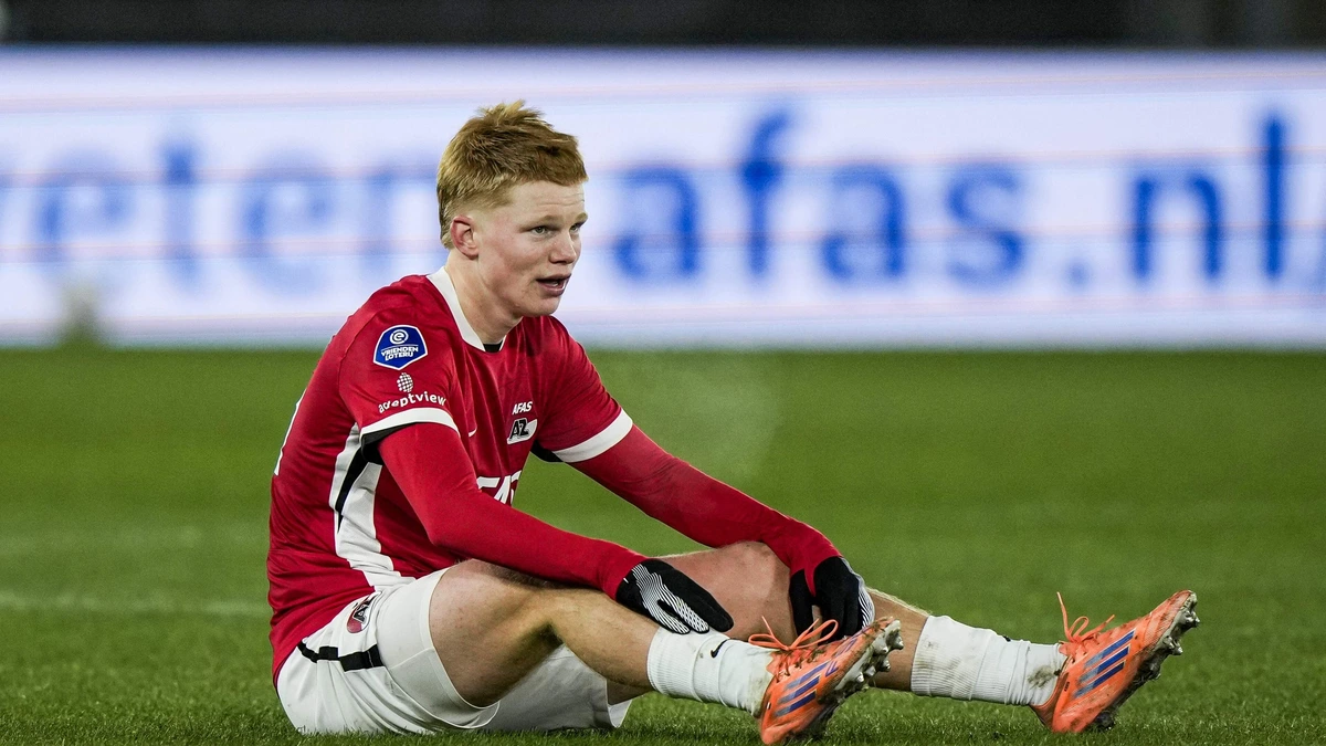 LIVE Eredivisie | Kees Smit ontbreekt nog steeds bij AZ, jarige Ajax-trainer trakteert op gebak