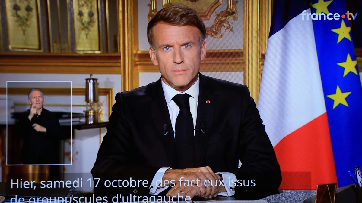 LIVE | Macron spreekt Fransen toe: ’Aanvallers van overheidsgebouwen moeten boeten’