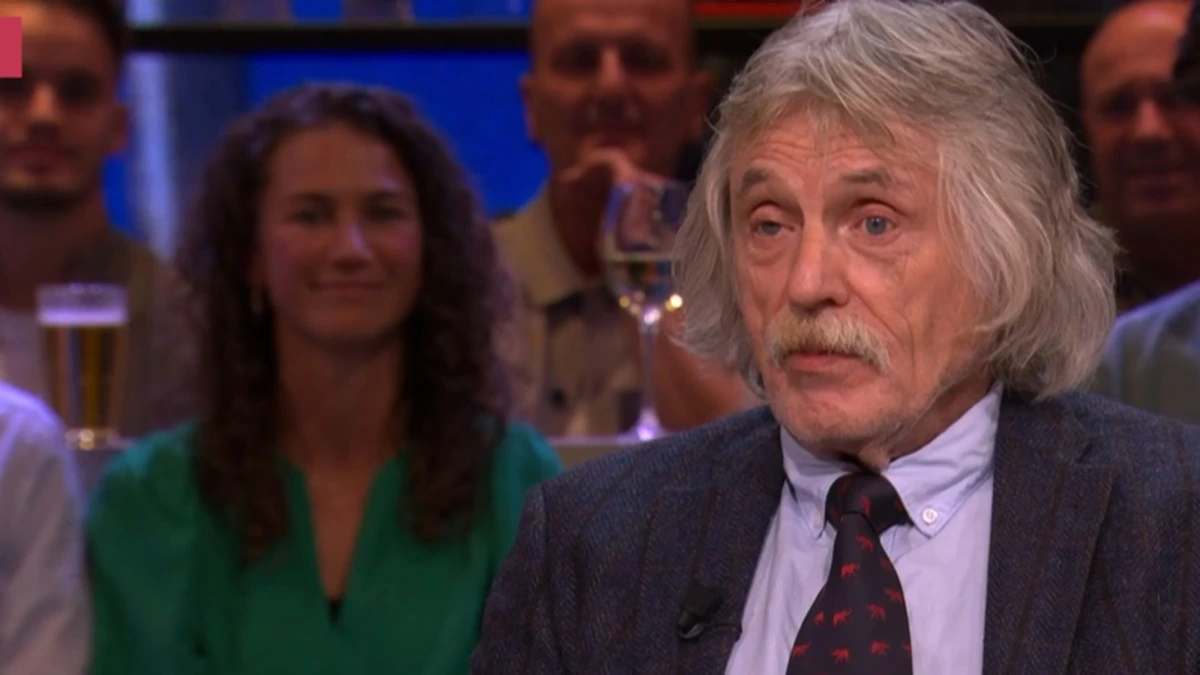 Grote hilariteit om uiterlijk Johan Derksen:‘Idee dat ik dan bloot ben!’