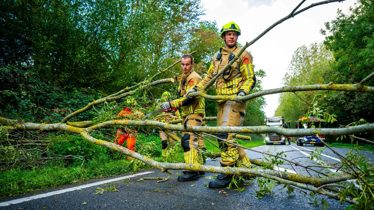 LIVE | Boelo is officieel eerste herfststorm van 2026, windstoten tot 115 kilometer per uur gemeten