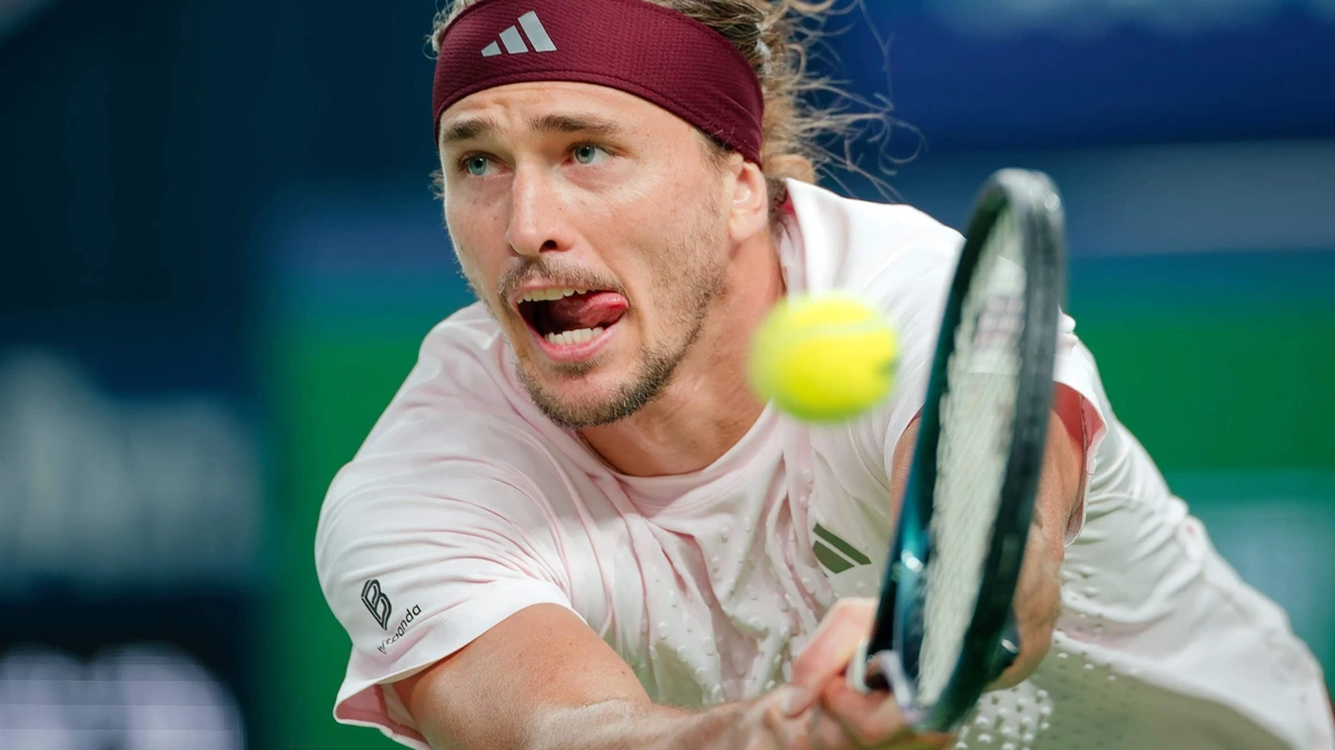 Alexander Zverev komt dag na fantastisch nieuw goed weg in Shanghai: ’Ik heb speciale uren achter de rug’